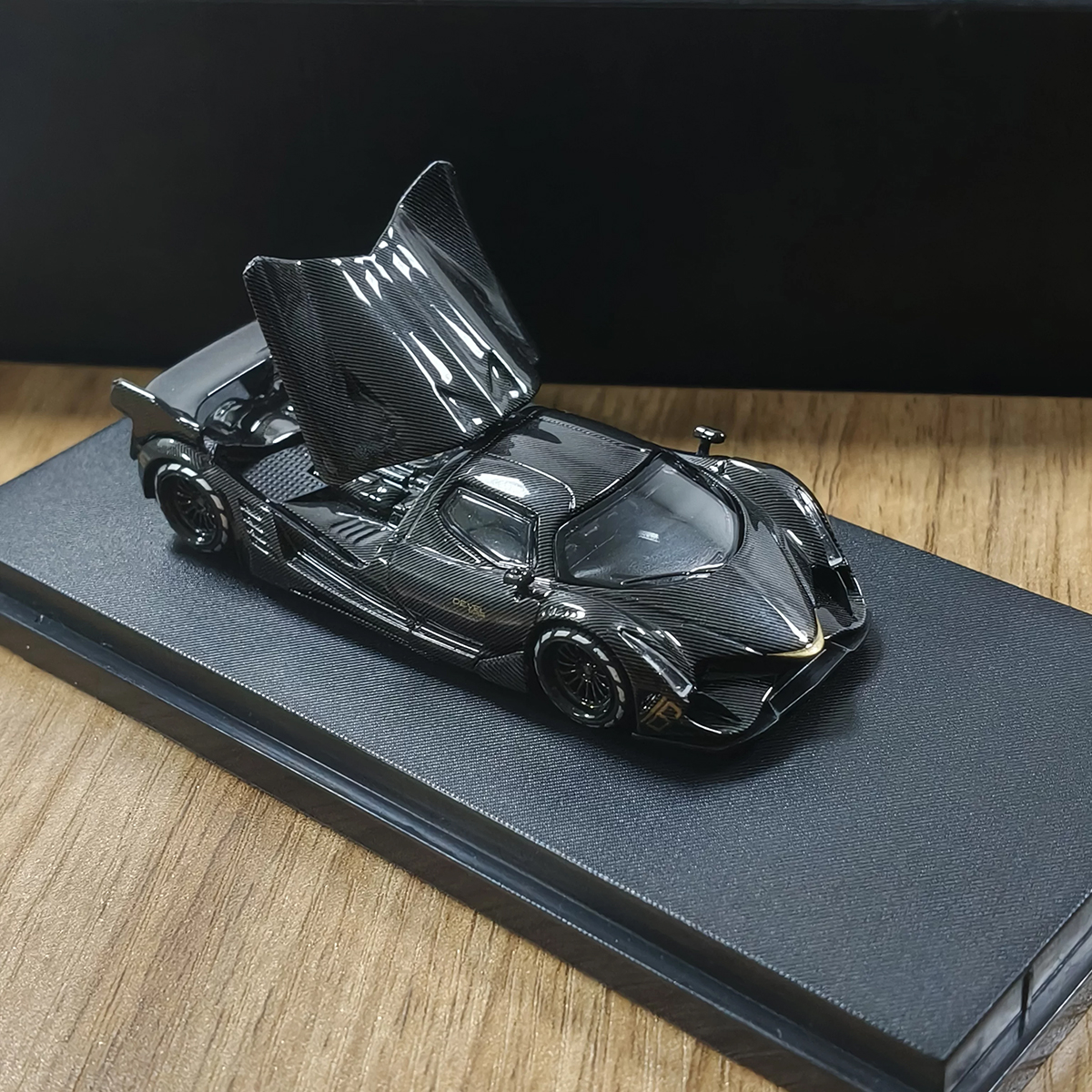 LMF Model 1:64 Devel 16 Hyperc - Die Cast Car 1 64 avaliação e preço